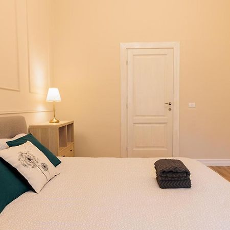 טימישוארה Cozy Apartment In The Historical City Center מראה חיצוני תמונה