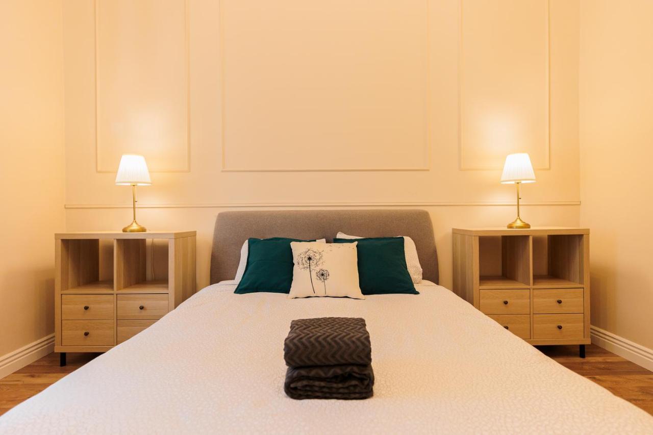 טימישוארה Cozy Apartment In The Historical City Center מראה חיצוני תמונה
