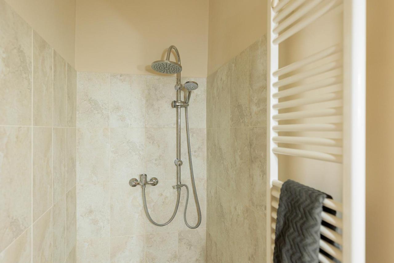 טימישוארה Cozy Apartment In The Historical City Center מראה חיצוני תמונה